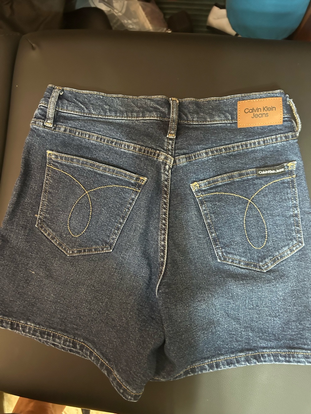 Calvin Klein Jean shorts size 6 - White & Dark Blue Denim - Picture 6 of 7